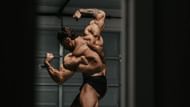 Chris Bumstead workout routine for boulder shoulders. (Image via Wallpapers.com/ linkloss)